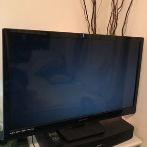 32” Magnavox TV